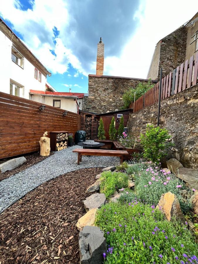 U Váhy Jáchymov Apartamento Exterior foto