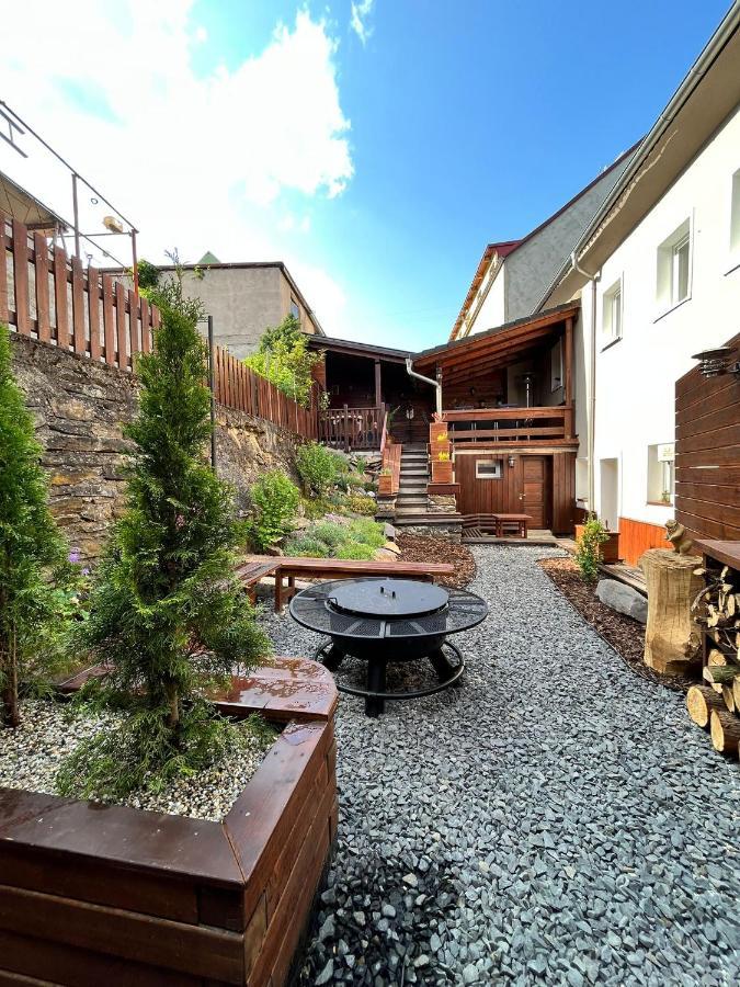 U Váhy Jáchymov Apartamento Exterior foto