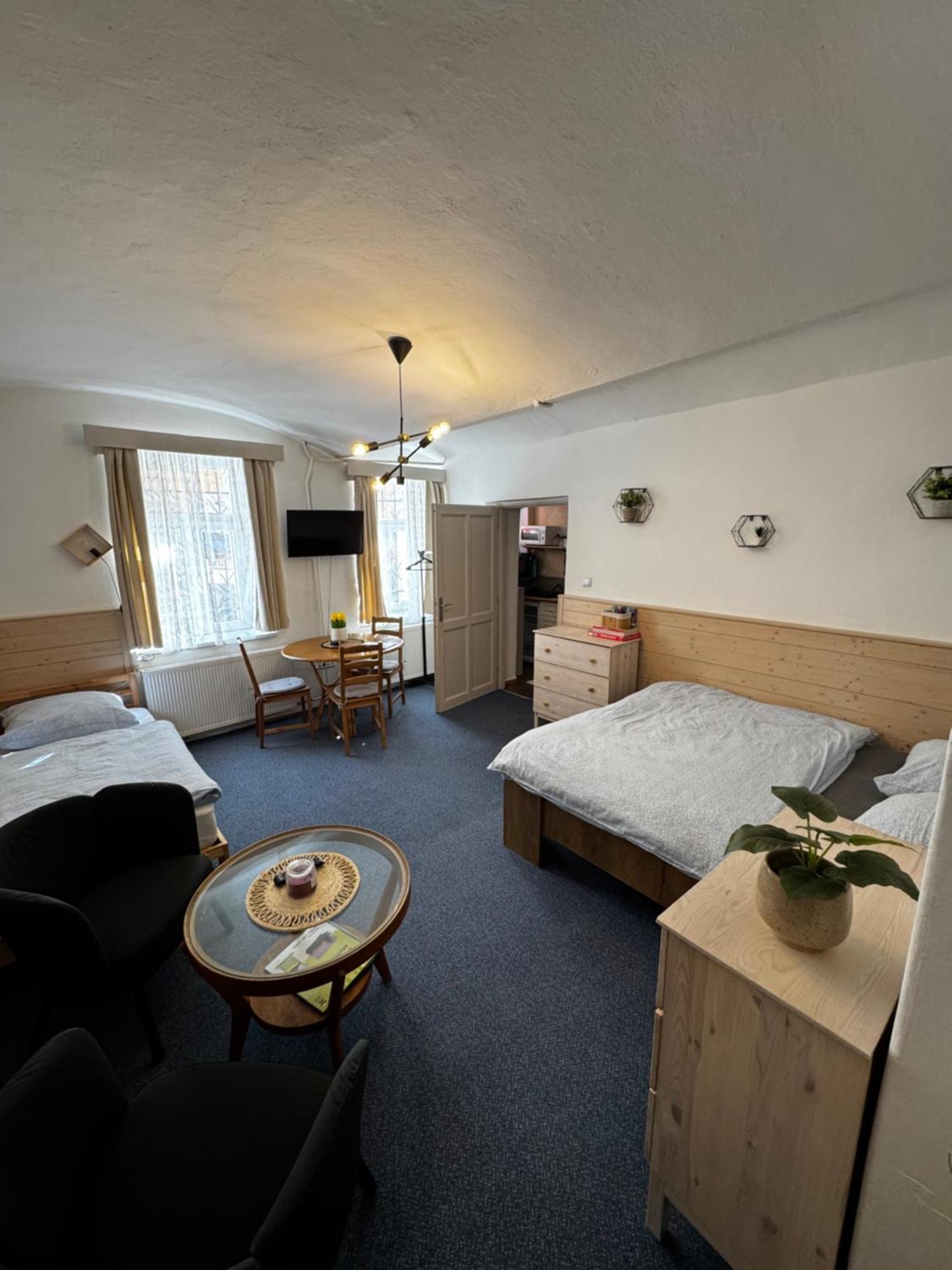 U Váhy Jáchymov Apartamento Exterior foto